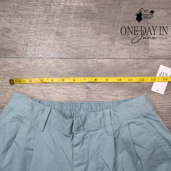 Gap Petite Comfort Waist Tapered Leg Pants Size 4P - Picture 3 of 6